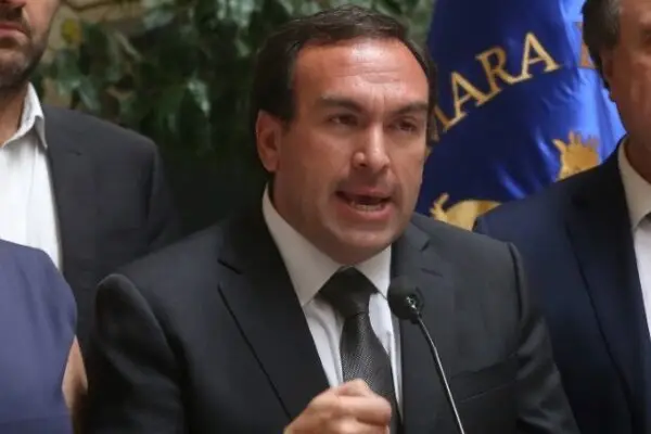 Diputado Donoso celebra aprobación de proyecto que elimina IVA a operadores de APR