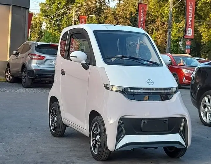 Dueño de vehículo eléctrico viralizado en Curicó: “Compré un auto que ni siquiera puedo ocupar”