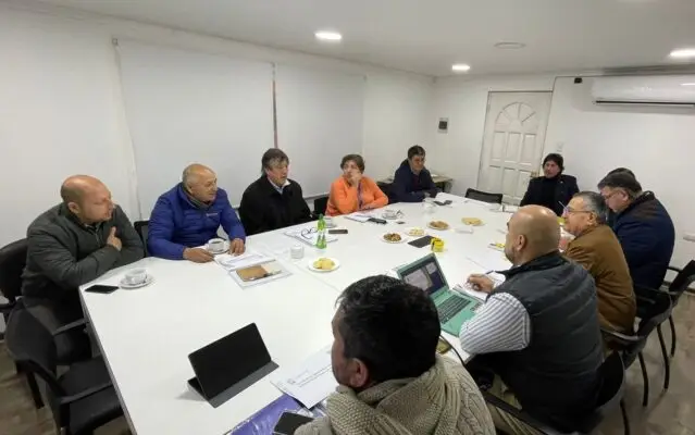 Directora regional del Serviu y autoridades de Sagrada Familia analizaron problemas habitacionales
