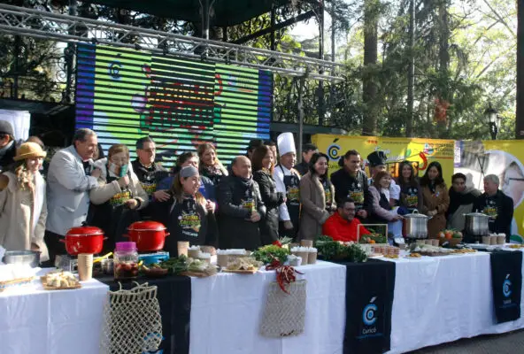 Municipio de Curicó lanzó nueva versión de la feria “Cazuelas y Caldillos”