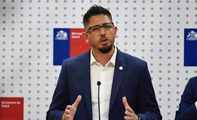 Diputados UDI exigen renuncia de subsecretario de Redes Asistenciales por muerte de lactante