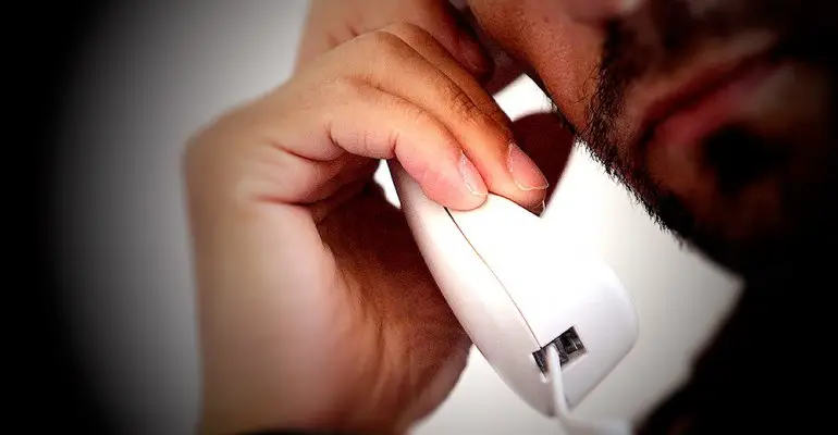 "Papá me asaltaron": El fallido "cuento del tío" interceptado por VLN Radio