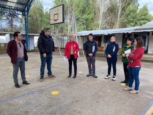 Seremi de Educación anuncia avances en proyectos para mejoras en cuatro colegios de Molina