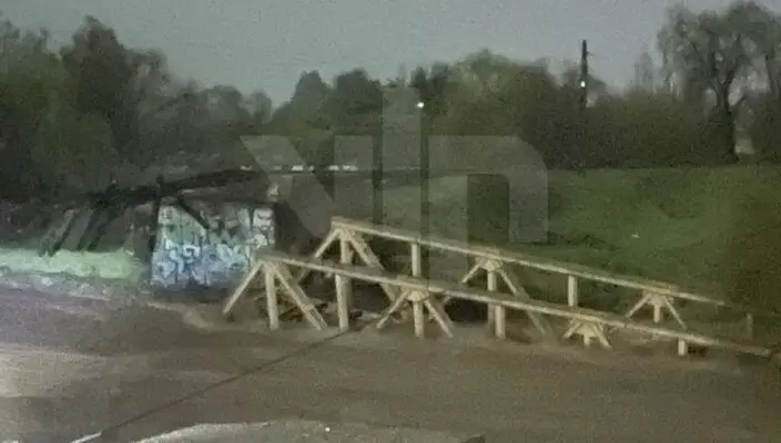 Colapso de puente complica a vecinos de Dragones Sur