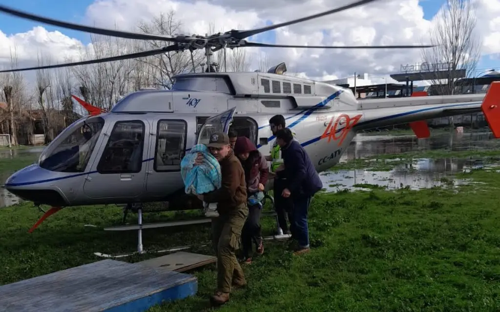 Alcalde de Curicó inspeccionó daños por temporal en sobrevuelo en sector de Upeo