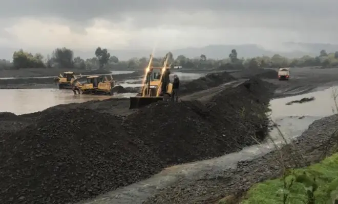 Senador Coloma gestiona obras encauzamiento para recuperar suelos agrícolas en La Huerta