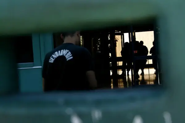 Detenido hombre que intentó ingresar un celular a la cárcel de Curicó