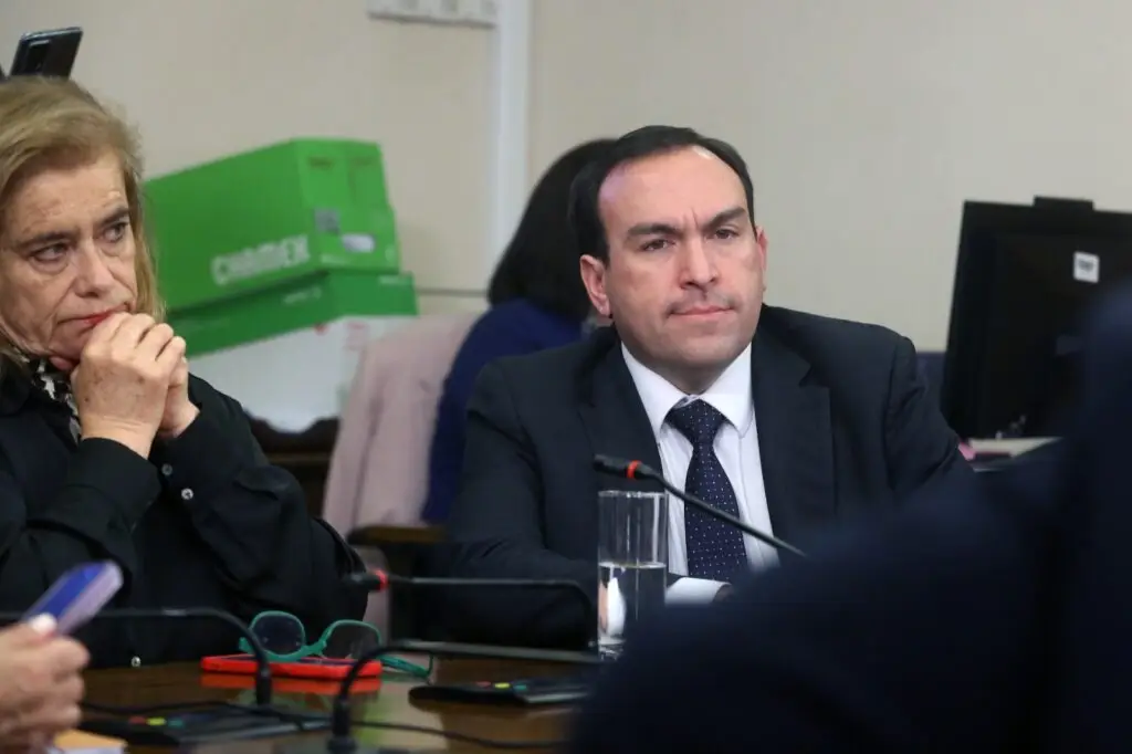 Diputado Donoso critica alza de tarifa al transporte público y beneficio extra para la región Metropolitana