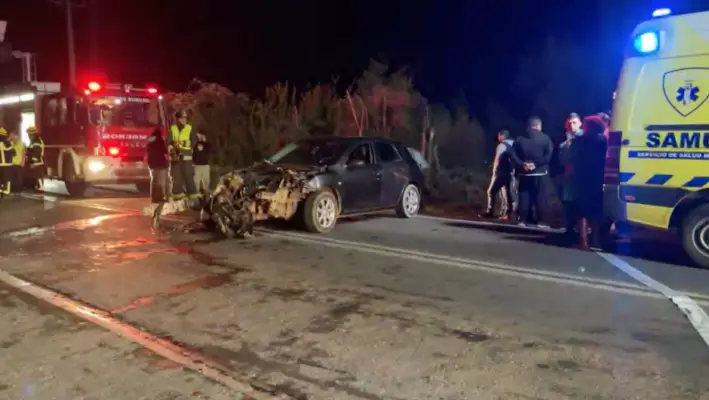 Menor de edad muere tras colisión entre moto y automóvil en Yerbas Buenas
