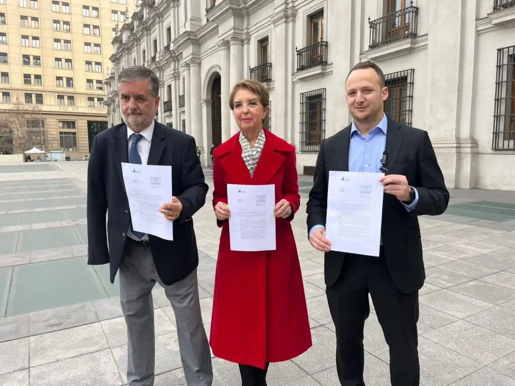 Representantes de Evópoli proponen medidas anticorrupción al Presidente Boric
