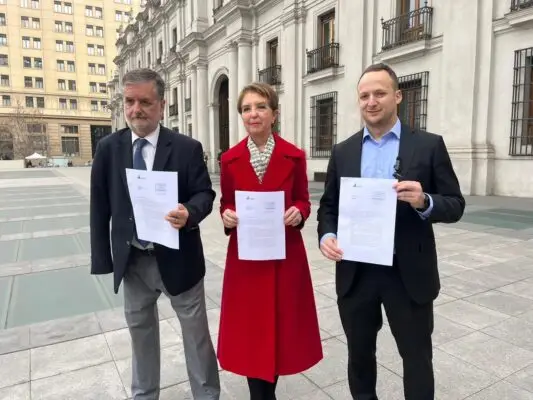 Representantes de Evópoli proponen medidas anticorrupción al Presidente Boric