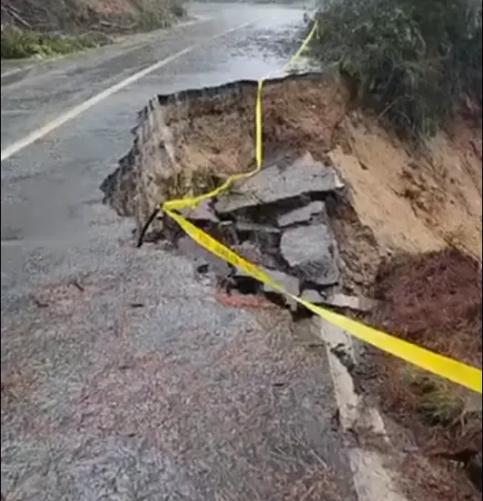 Municipio de Vichuquén inició reparación de rutas cortadas y otros problemas generados por sistema frontal