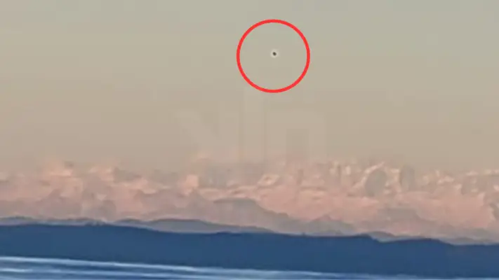 ¿Un OVNI? Pescador artesanal capta extraño objeto luminoso en el cielo de Llico