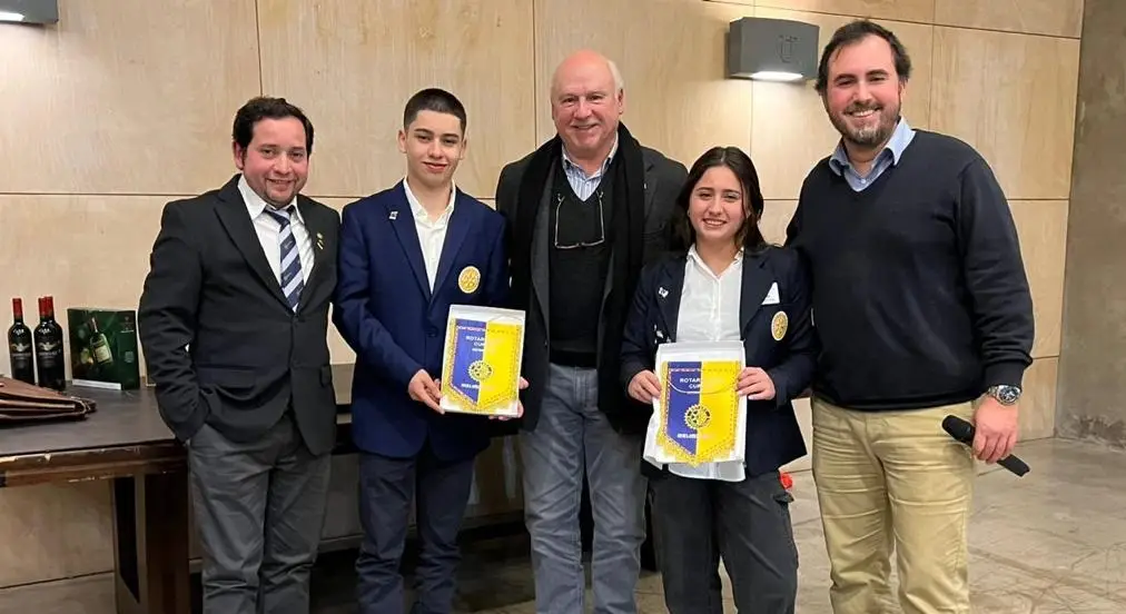 Jóvenes curicanos representarán a Chile en programa de intercambio de Rotary Club