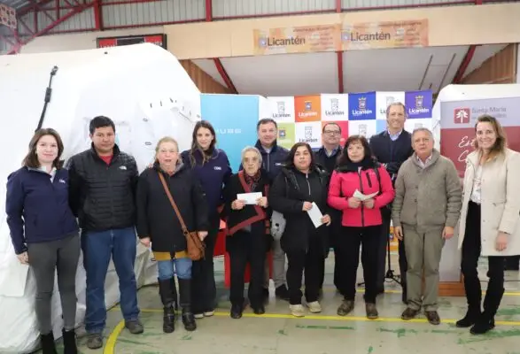 Cuarenta familias de Licantén reciben el pago de sus pólizas de seguro tras inundaciones de junio