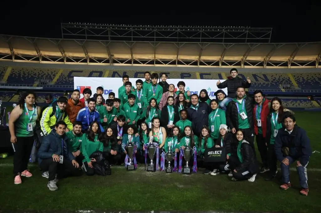 Atletas curicanos destacan en el Nacional Escolar de Atletismo 2023