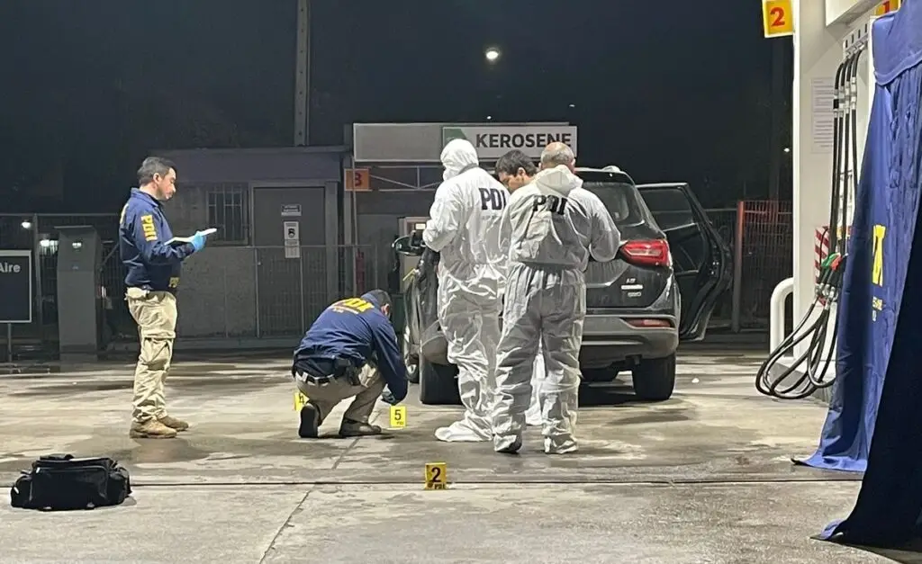 Autor de homicidio en servicentro de Aguas Negras de Curicó estaría identificado
