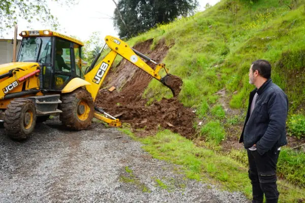 Municipio de Curicó realiza balance positivo de acciones ante riesgos por sistema frontal de agosto y destaca aplicación de ficha FIBE