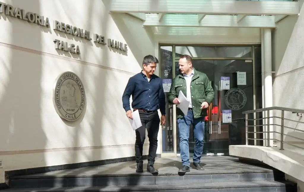 Diputado Guzmán y concejal García denuncian presuntas contrataciones irregulares en municipio de Constitución