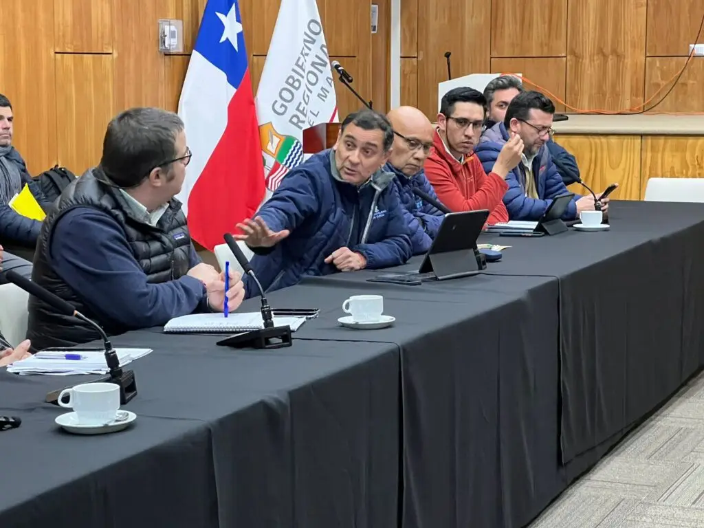 Alcalde de Curicó llama a solicitar mayores recursos del Gobierno para asistir a agricultores damnificados por inundaciones