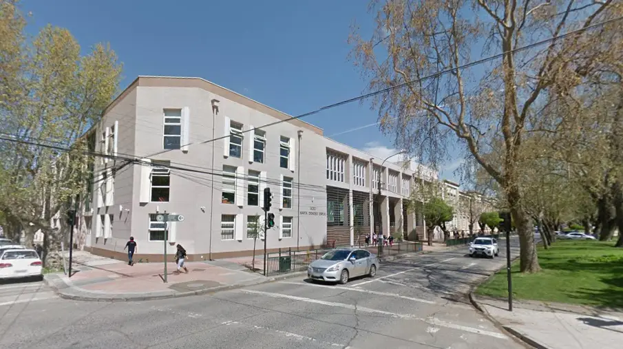 Estudiantes resultan intoxicadas por consumir alfajores con marihuana en liceo de Talca