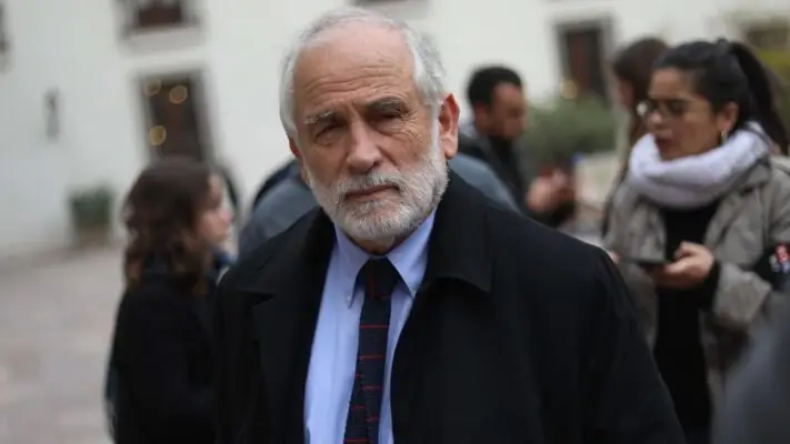 Montes descarta renuncia y asegura que no tiene “fundamentos” para remover a seremis por Caso Convenios