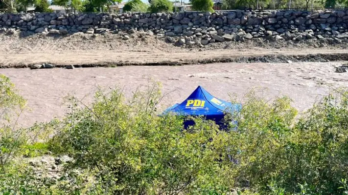 Encuentran un tercer cadáver en Santiago: esta vez flotando en el río Mapocho