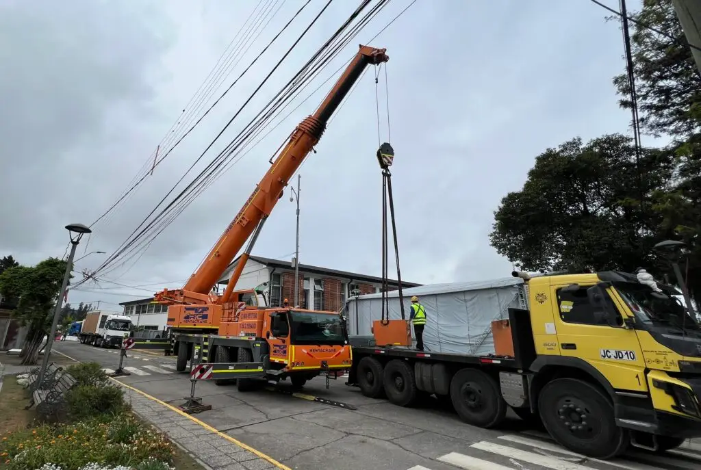 Instalan módulos de primera sucursal de Banco Estado en Romeral