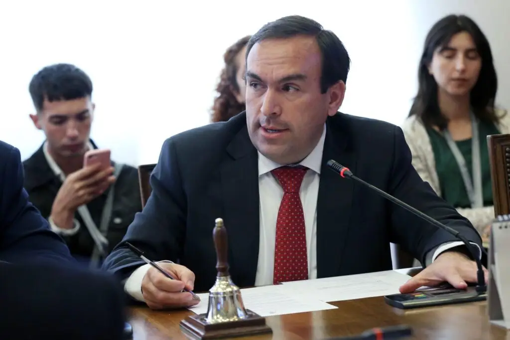 Diputado Donoso exige acción de Defensor de la Niñez por caso de niño de 3 años que recibió bala loca en San Bernardo