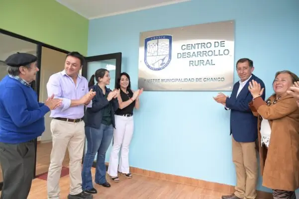 Chanco inauguró nuevo Centro de Desarrollo Rural y recibió dos retroexcavadoras del GORE