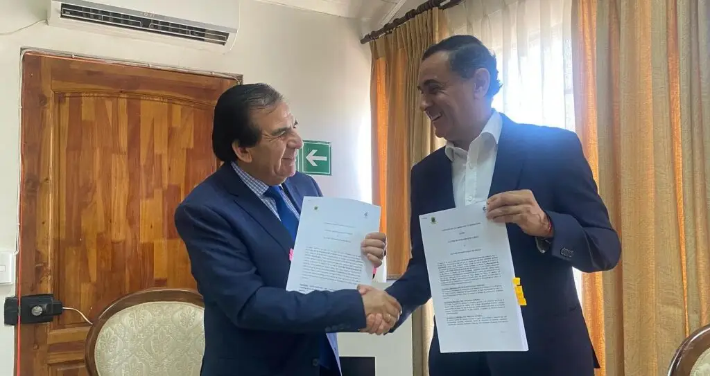 Municipalidad de Curicó firma convenio colaborativo con comuna de Maule