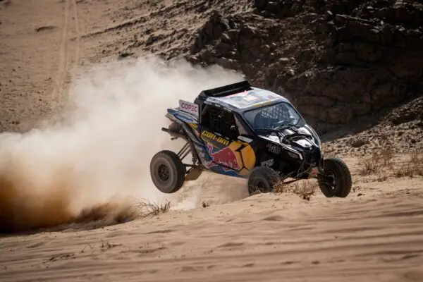Chaleco López avanza en la general, pero se aleja del líder en el Dakar