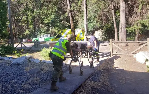 Hombre fue rescatado tras sufrir problema de salud en río del sector El Radal de Molina