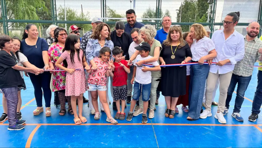 Municipio de Molina inauguró nueva multicancha en Villa Los Ríos