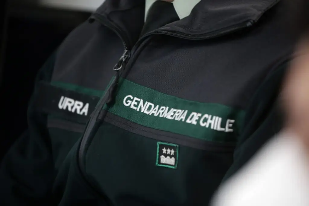 Detienen a gendarme por ingresar teléfonos a la cárcel de Talca