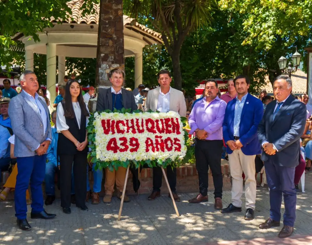 Vichuquén celebró sus 439 años con desfile y entrega de reconocimientos