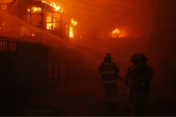 Boric decreta estado de excepción y adelanta Cogrid por incendios en Valparaíso