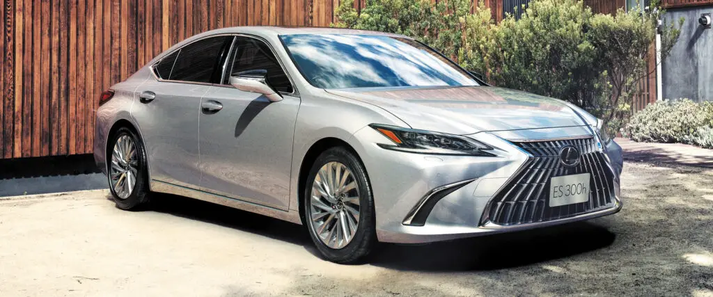 Corte Suprema visó compra de 22 automóviles Lexus para sus ministros por más de $1.253 millones