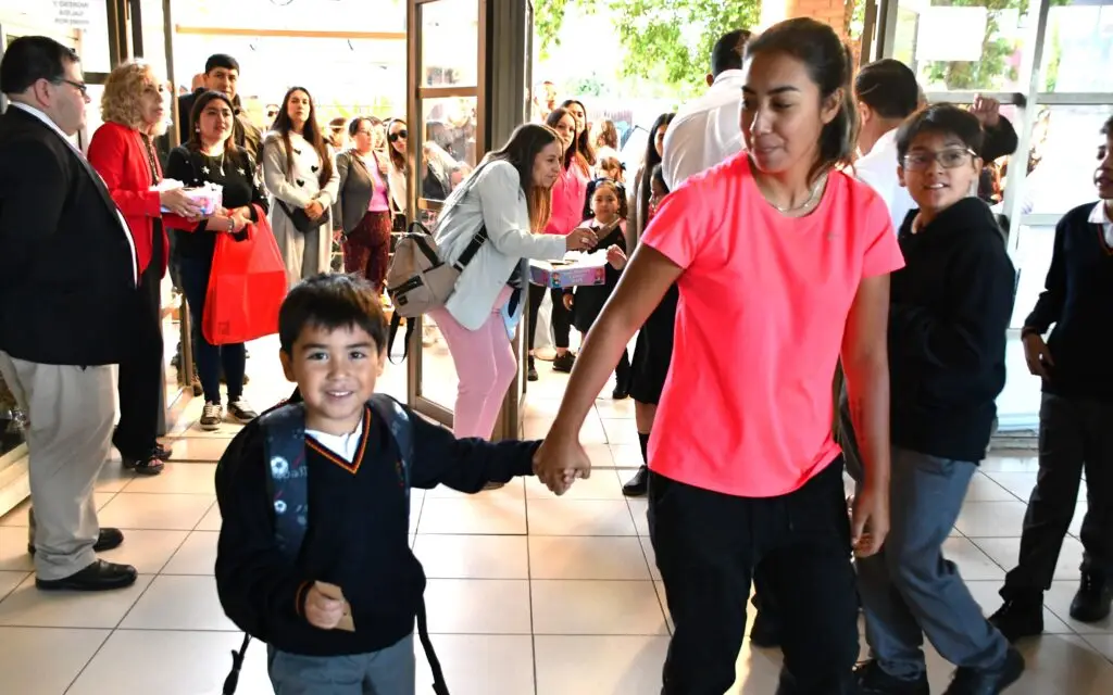 Colegios de la Red Educativa Municipal de Curicó dieron inicio al año escolar 2024