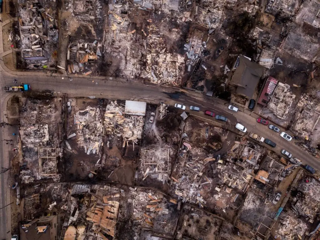 Investigación apunta a intencionalidad de incendios en Valparaíso y Gobierno llama a no especular