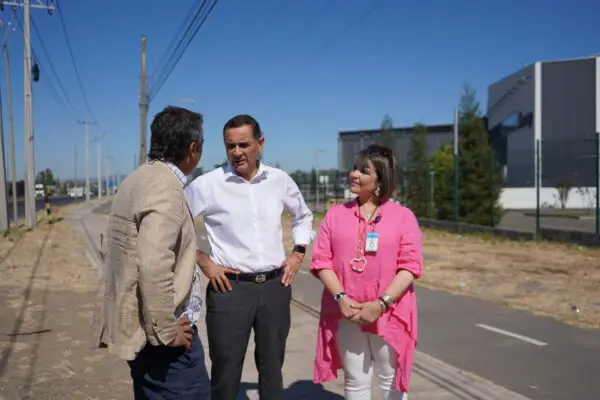 Confirman construcción de caletera frente a Hospital de Curicó