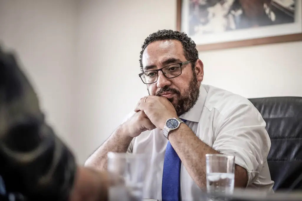 Ministro de Educación dice que falta de cupos en colegios "no es algo nuevo" y apunta a migración