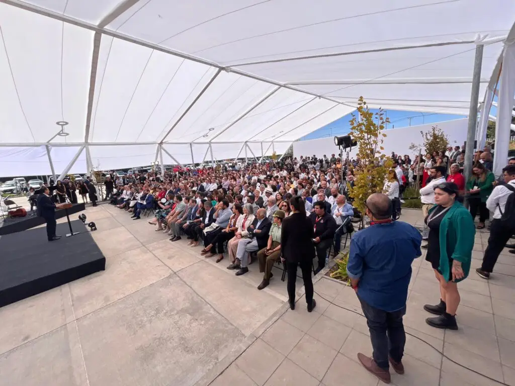 Concejal extrañado por ausencia del Dr. Canteros en discursos inaugurales del Hospital de Curicó