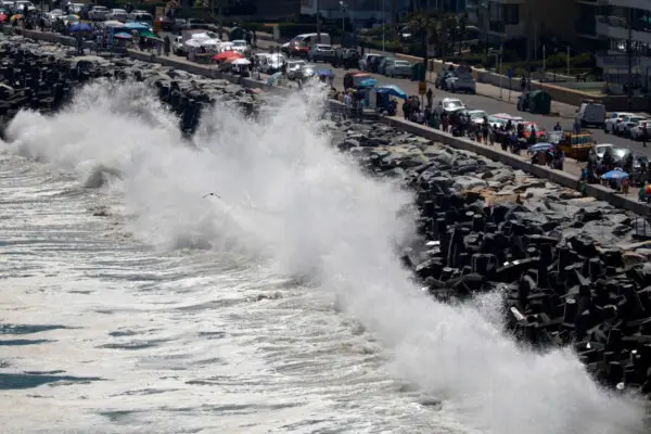 Anuncias marejadas para la costa de Arica al Golfo de Penas hasta el 25 de marzo