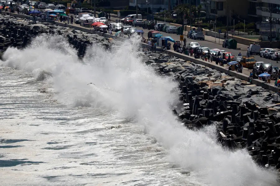 Anuncias marejadas para la costa de Arica al Golfo de Penas hasta el 25 de marzo