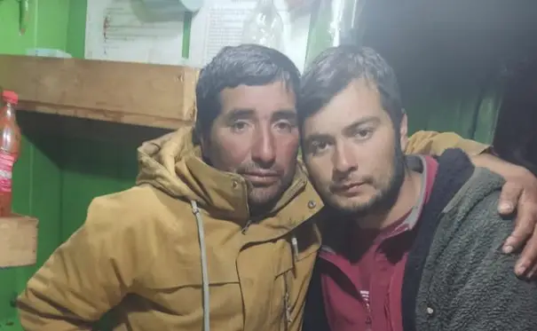 Encuentran con vida a padre e hijo pescadores desaparecidos hace una semana