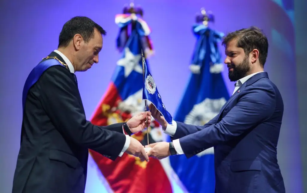 Presidente Boric realizó investidura de nuevo director de la PDI y expresó apoyo a la institución