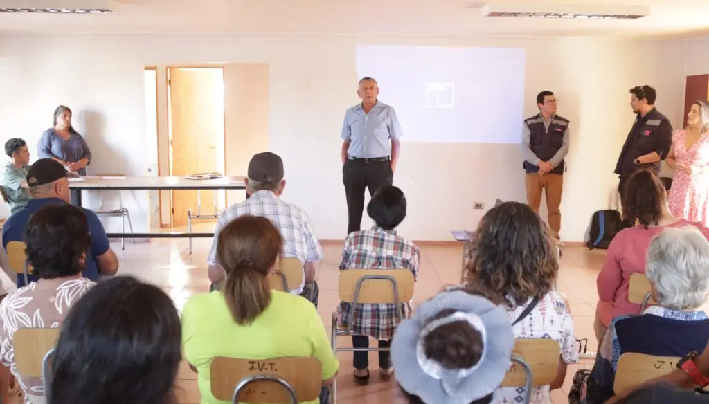 Vecinos del sector Tricao de Rauco participaron en primera reunión por proyecto para mejorar sistema de APR