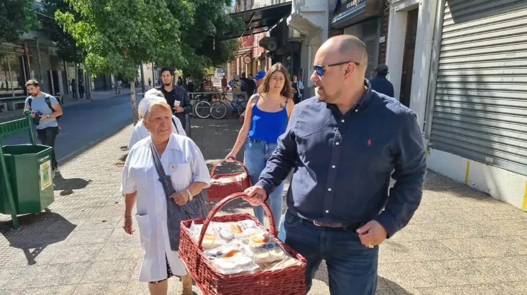 Precandidato a la alcaldía de Curicó entrega propuestas para el comercio ambulante