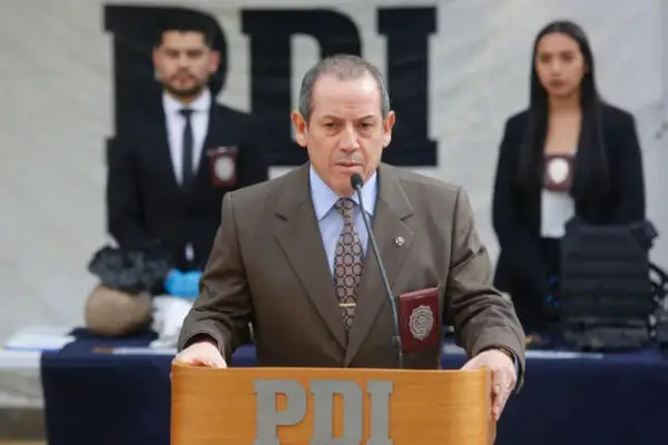 Exdirector de la PDI es formalizado por violación de secreto tras filtrar información a abogado Hermosilla
